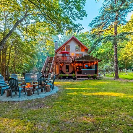 Poconos Ski Retreat With Sauna, Hot Tub, And Game Room Lake Harmony Bagian luar foto