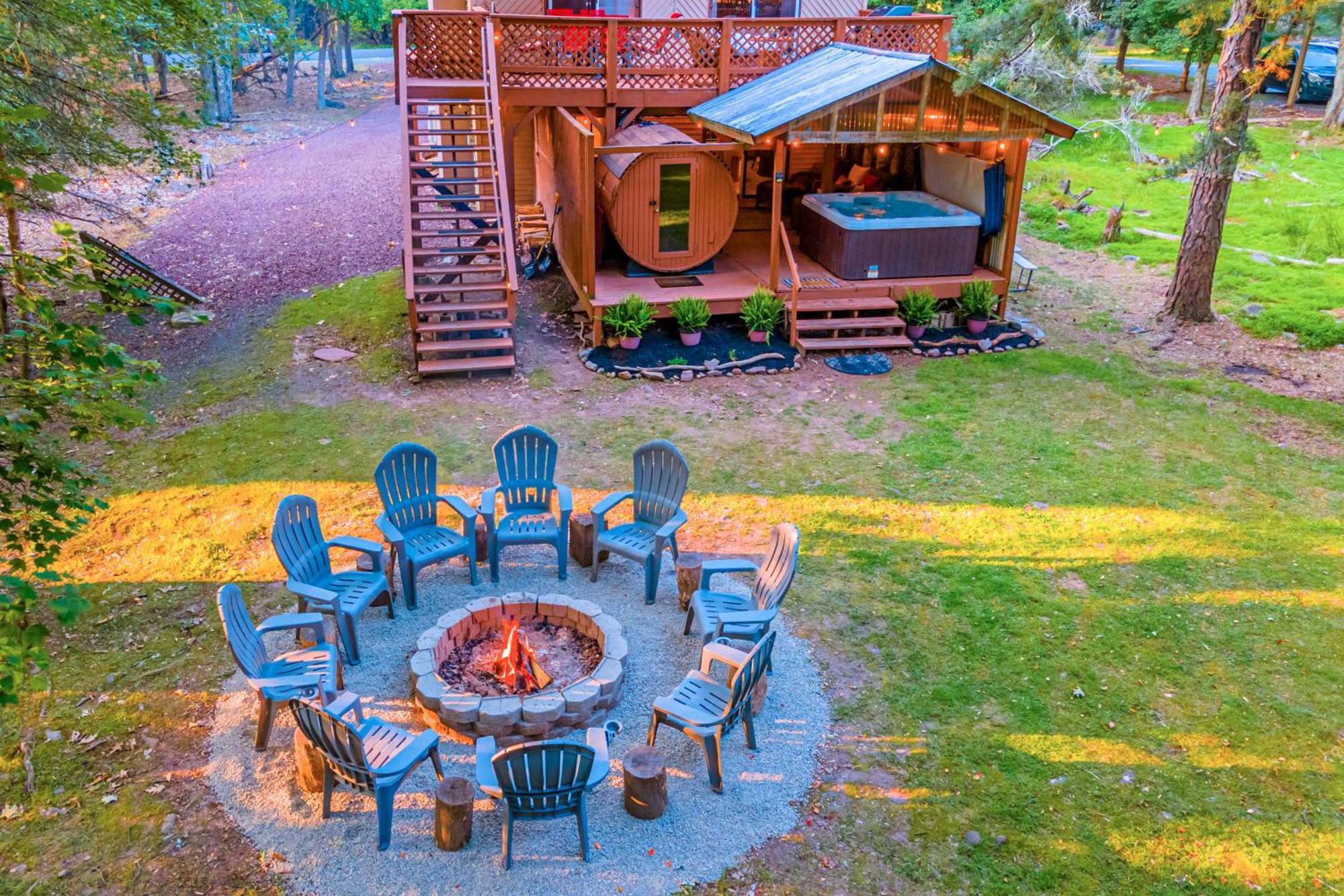 Poconos Ski Retreat With Sauna, Hot Tub, And Game Room Lake Harmony Bagian luar foto