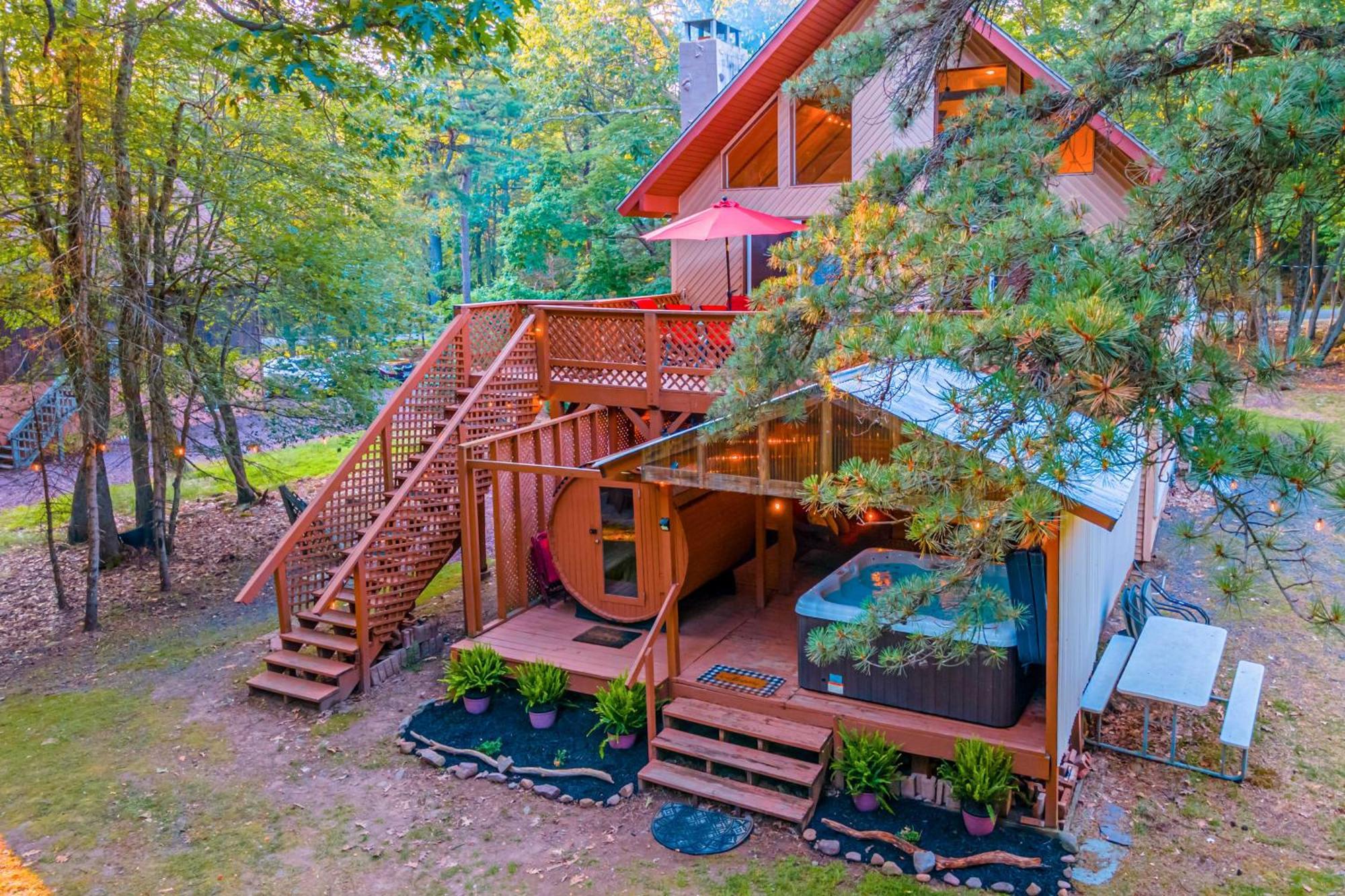 Poconos Ski Retreat With Sauna, Hot Tub, And Game Room Lake Harmony Bagian luar foto
