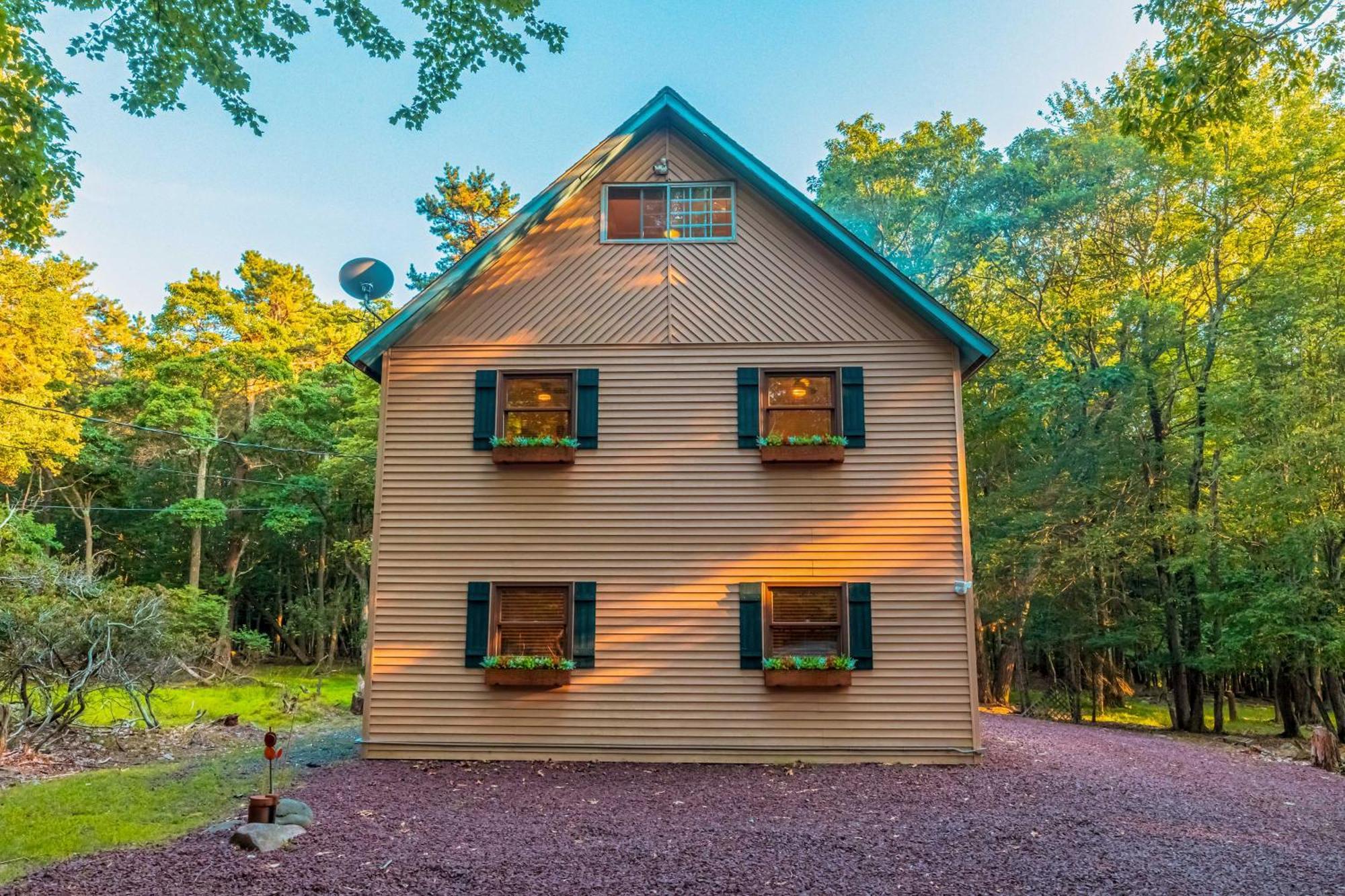 Poconos Ski Retreat With Sauna, Hot Tub, And Game Room Lake Harmony Bagian luar foto
