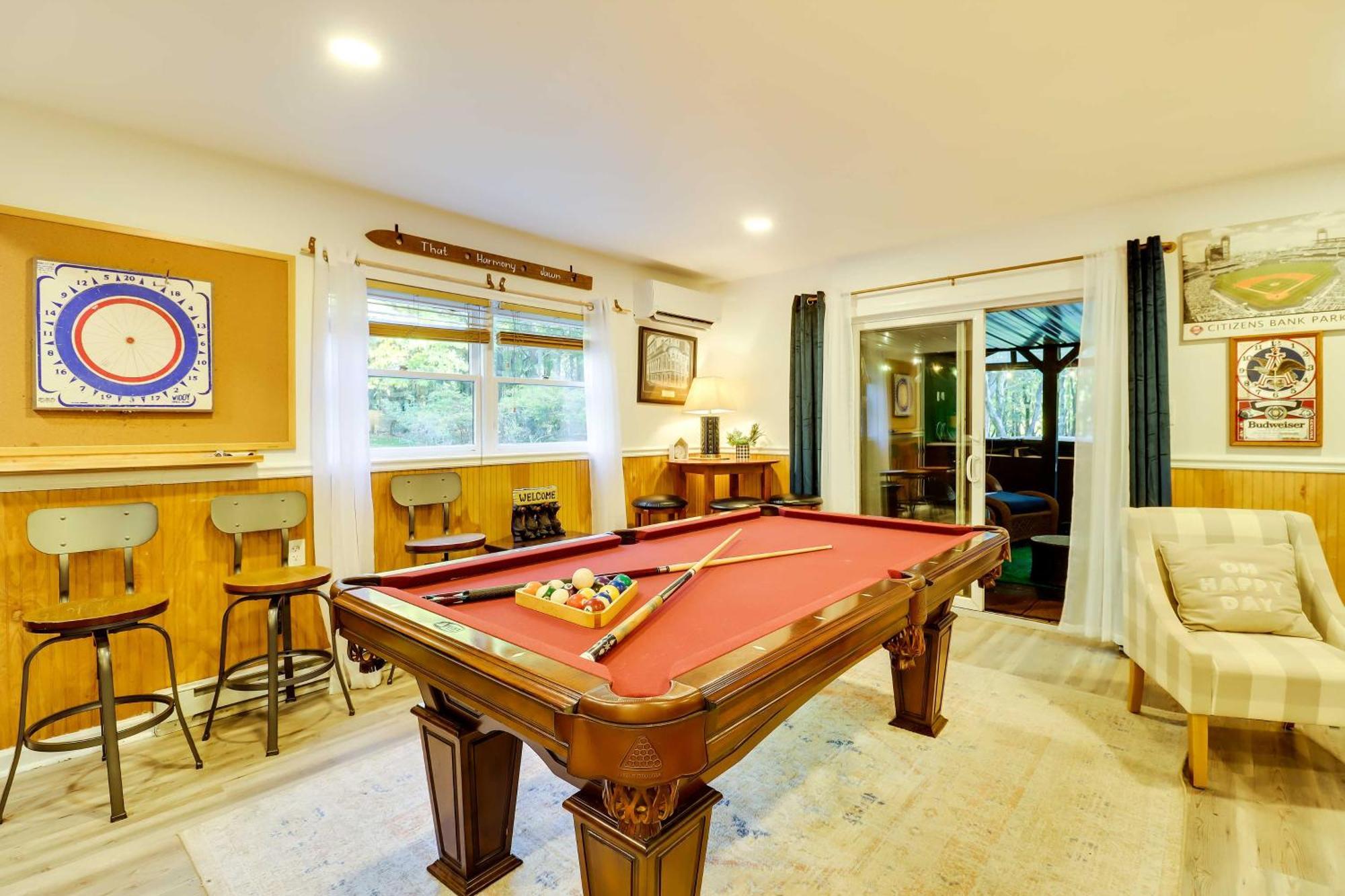 Poconos Ski Retreat With Sauna, Hot Tub, And Game Room Lake Harmony Bagian luar foto