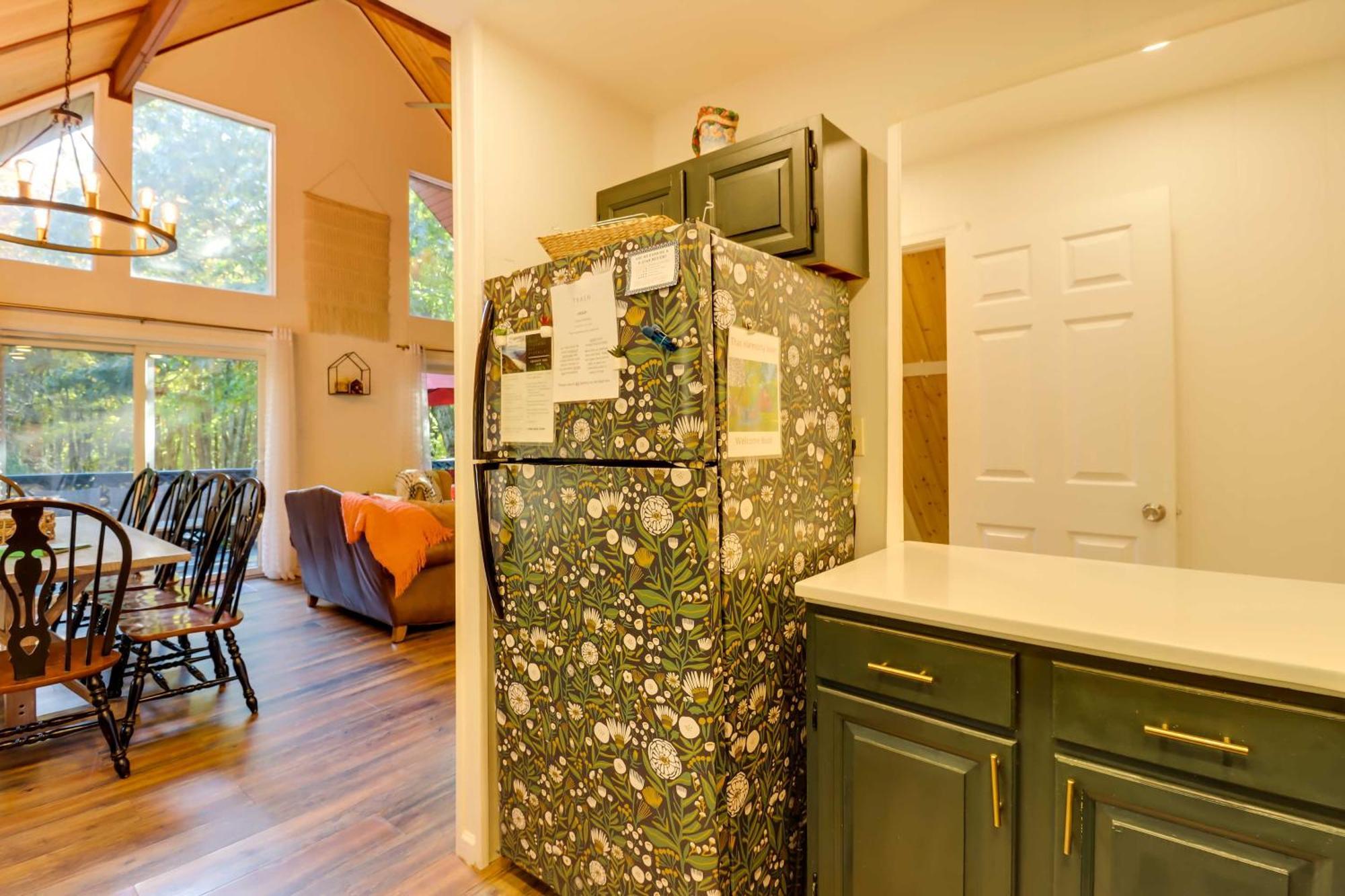 Poconos Ski Retreat With Sauna, Hot Tub, And Game Room Lake Harmony Bagian luar foto