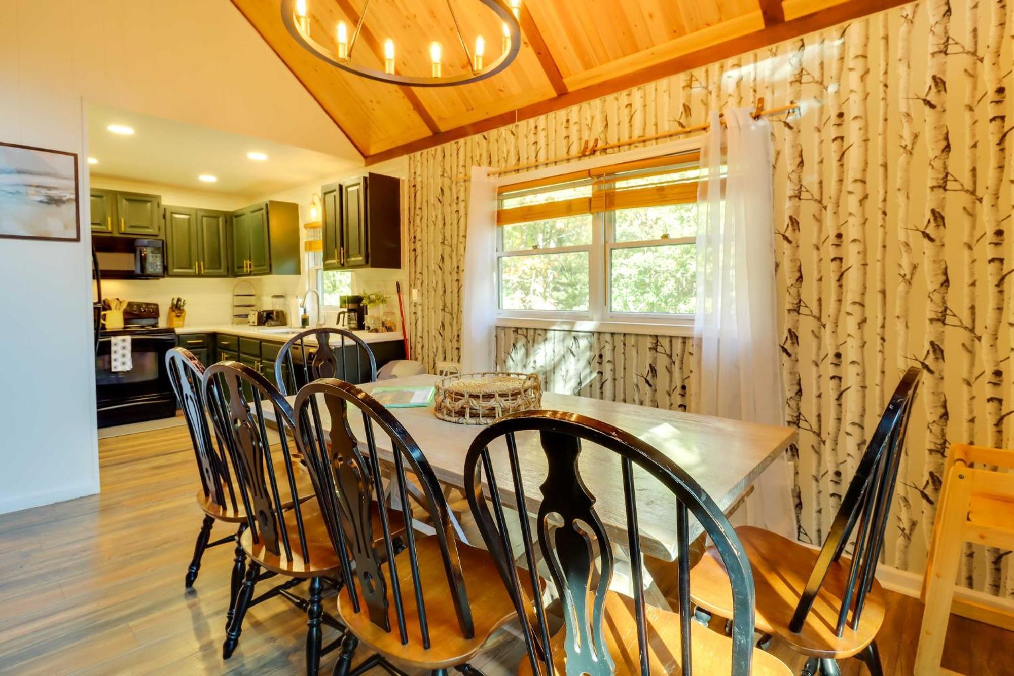 Poconos Ski Retreat With Sauna, Hot Tub, And Game Room Lake Harmony Bagian luar foto